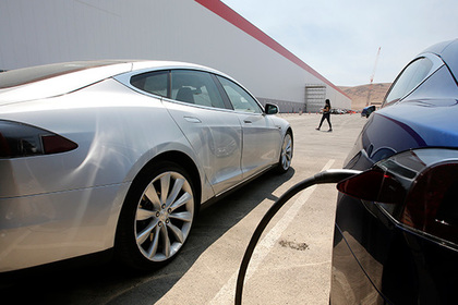 Илон Маск приказал прекратить тесты безопасности автомобилей Tesla