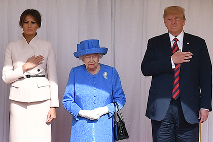 В брошках Елизаветы II для встреч с Трампом нашли подвох