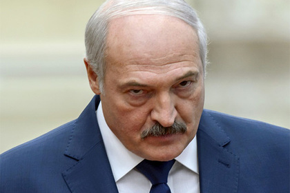 Лукашенко потребовал работать как в военное время