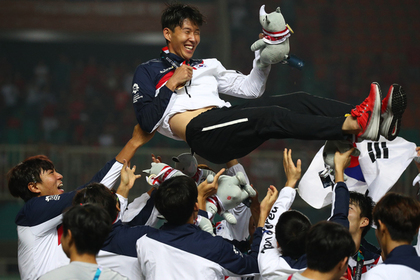 Футболисты Южной Кореи завоевали трофей и «откосили» от армии