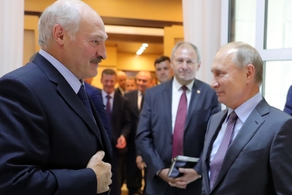 Лукашенко начал просить у России еще один миллиард долларов