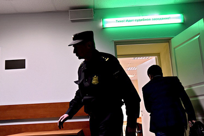 Судья бежал за границу из-за взятки в 20 тысяч рублей