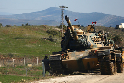 Турция перебросила танки к границе с Сирией для сдерживания России