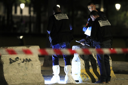 В Париже афганец с ножом напал на играющих в петанк французов