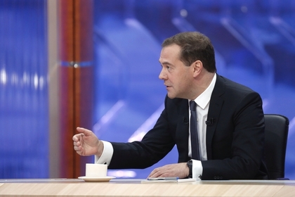 Медведев сравнил стоимость американского и российского газа