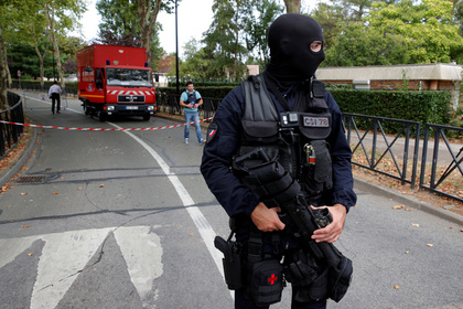 Полиция задержала под Парижем более 20 чеченцев-рэкетиров