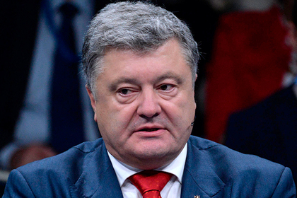 Порошенко оценил массовое исполнение украинского гимна в ухо Скабеевой