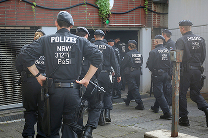 В Германии наркоман с ножом напал на полицейских