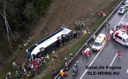 На севере Эквадора автобус упал с обрыва