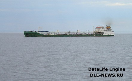 В каспийском море горит танкер 
