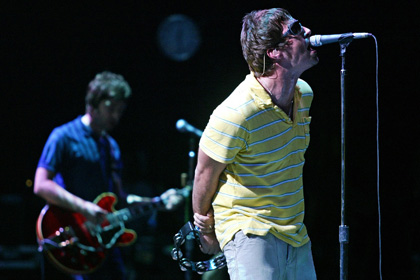 Oasis переиздаст первые три альбома