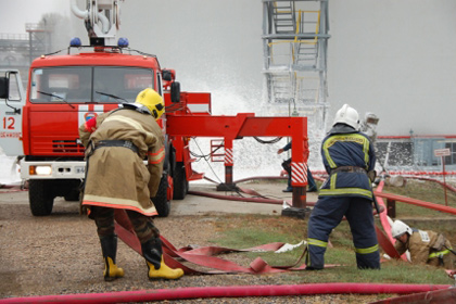 При пожаре на химическом заводе в Буденновске пострадали девять человек