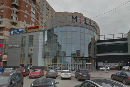 Охранник петербургского торгового центра выстрелил в прохожего