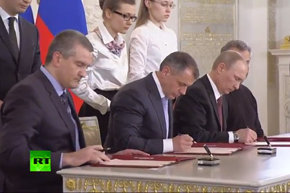 Подписан договор о включении Крыма в состав России