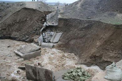 При размыве плотины в Казахстане погибли четыре человека