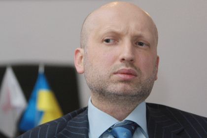 Турчинов подписал указ о выводе украинских войск из Крыма