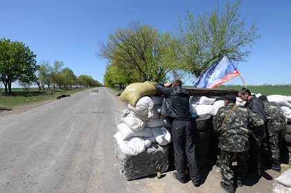 Ополченцы заявили об обстреле своего блокпоста в Славянске