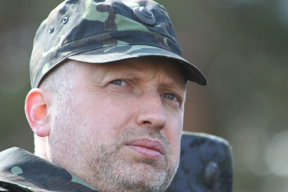 Турчинов потребовал возобновить спецоперацию на востоке Украины