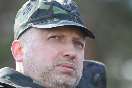 Турчинов приказал силовикам защищать журналистов