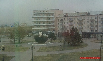 В Омске ветер укатил памятник «Держава»