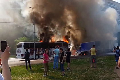 Два автобуса сгорели на юге Москвы