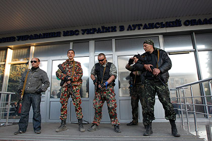 Луганский облсовет передал власть ополчению
