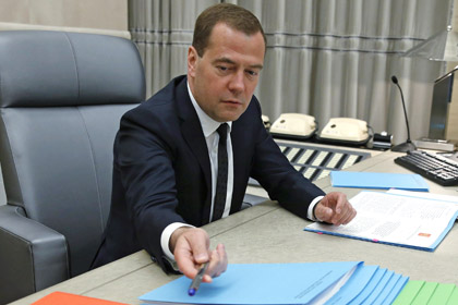 Медведев поддержал досрочную сдачу ЕГЭ