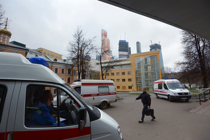 Нетрезвый мужчина с пистолетом угнал в Москве машину «скорой помощи»
