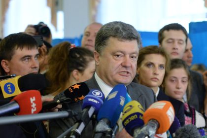Результаты экзит-поллов на Украине указали на победу Порошенко в первом туре