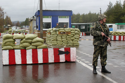Украинские пограничники отбили нападение автоматчиков с катком