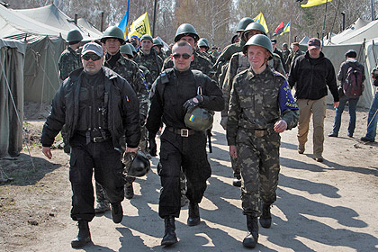 Украинскую армию решили укрепить майдановцами