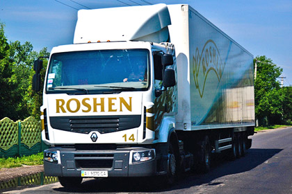 В Донецке захватили грузовики компании Roshen