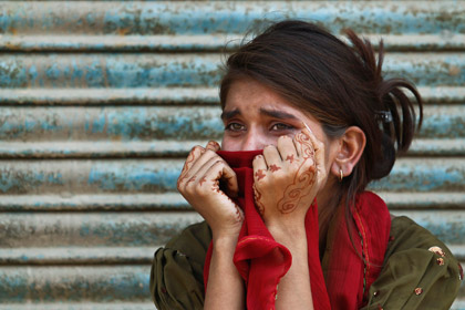 В Индии изнасиловали двух девочек 14 и 15 лет
