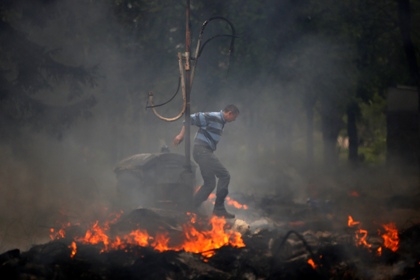 В Маруполе объявлен траур по погибшим в ходе столкновений