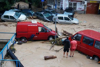 Десять человек погибли в результате наводнения в Болгарии