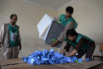Оба кандидата в президенты Афганистана готовы провозгласить себя победителями
