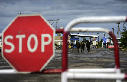 Ополченцы заявили о контроле над тремя КПП на границе с Россией