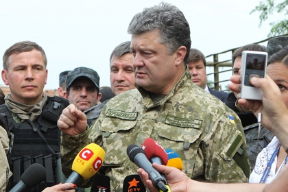 Порошенко сообщил о гибели 18 силовиков за время перемирия