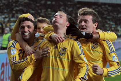 Федерация футбола Украины поддержит армию страны