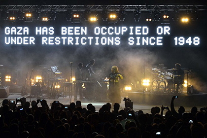 Massive Attack провели концерт в поддержку палестинских беженцев