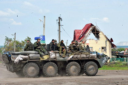 Украина направила боевую технику к границе с Крымом
