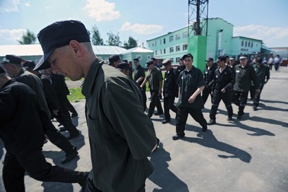 Заключенных предложили отправить на строительство моста в Крым