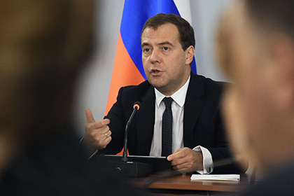 Медведев не исключил повышения налоговой нагрузки в стране