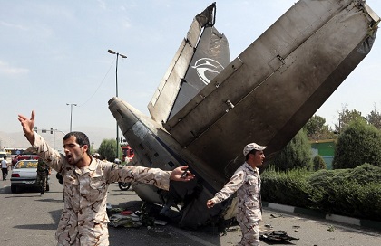 Названо число выживших при падении самолета в Иране