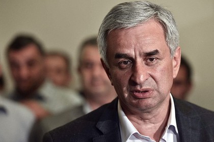 Рауль Хаджимба объявил о победе на выборах президента Абхазии
