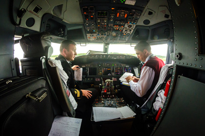 Росавиация начала принимать заявки авиакомпаний на пилотов-иностранцев
