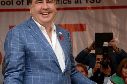 Саакашвили потратил 450 тысяч долларов на эпиляцию и ботокс