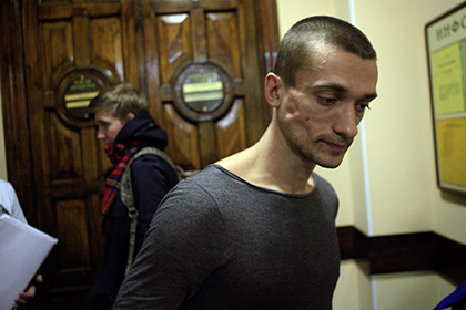Суд отказался отправить художника Павленского на психиатрическую экспертизу