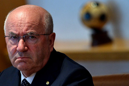 УЕФА расследует расистские высказывания президента Федерации футбола Италии