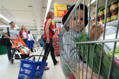 Число покупателей в московских торговых центрах снизилось на четверть